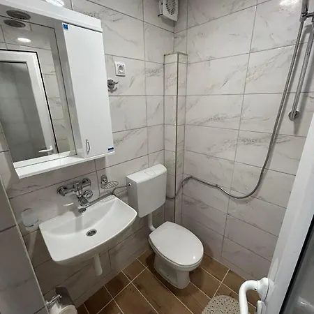 Domacinstvo Maric Apartment